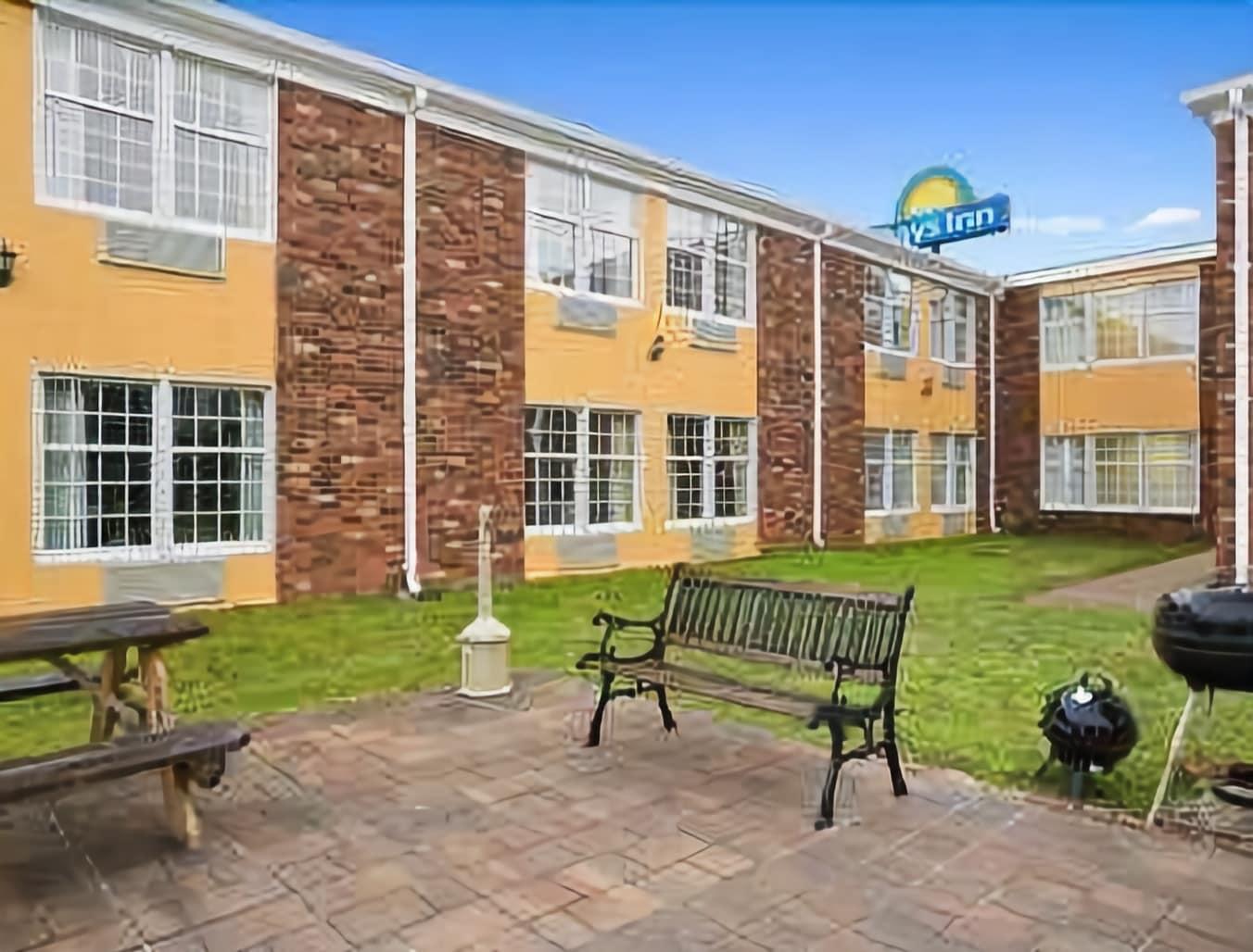 Days Inn By Wyndham Madisonville Extérieur photo