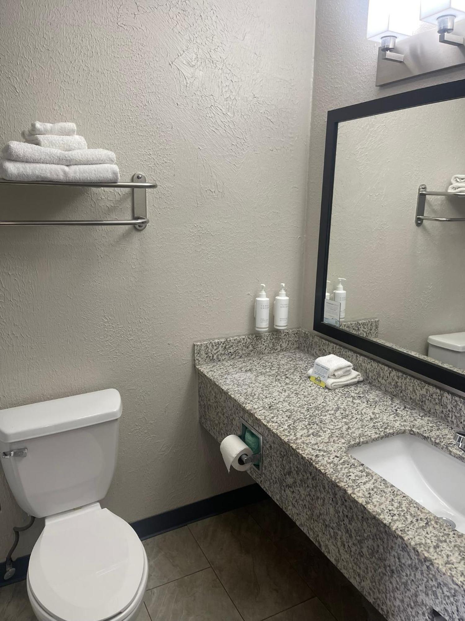 Days Inn By Wyndham Madisonville Extérieur photo